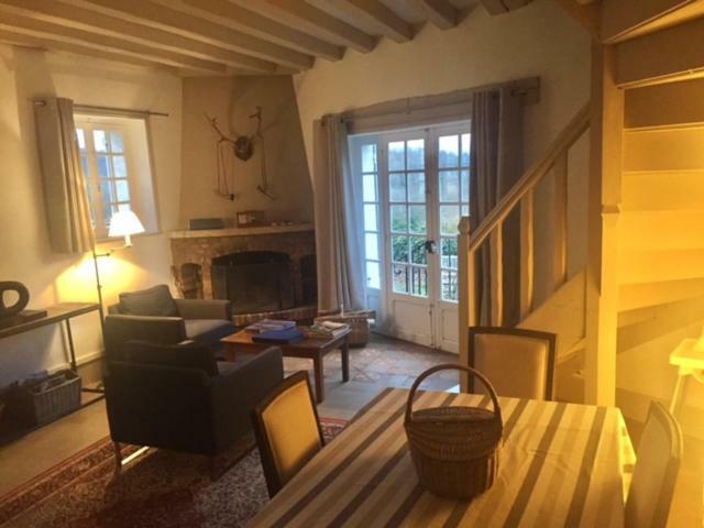 Les Hautes Sources - Esprit De France Menilles Экстерьер фото